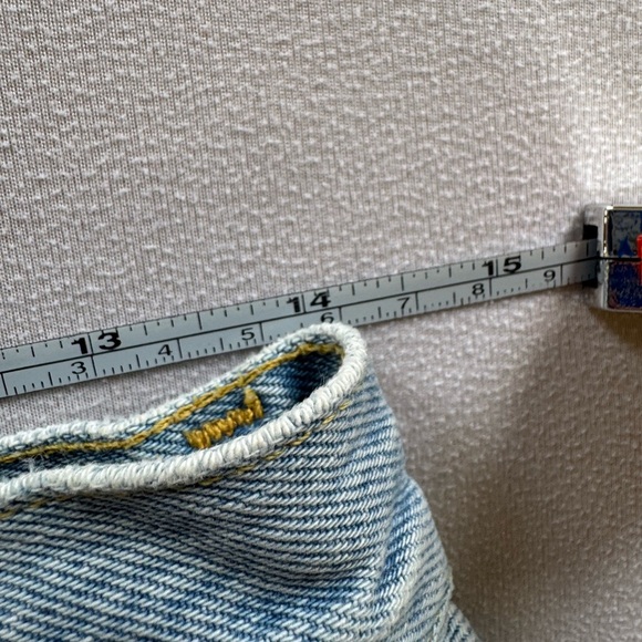 AGOLDE Vintage Style Cut Off Denim Shorts Button Fly 100% Cotton Light Wash 26 - Picture 5 of 5